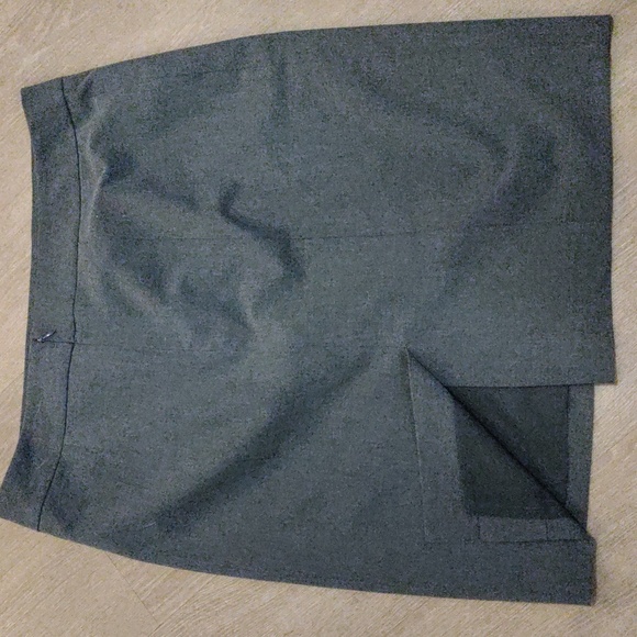 Grey, lined Anne Taylor Factory skirt - Size 14. - Picture 2 of 3